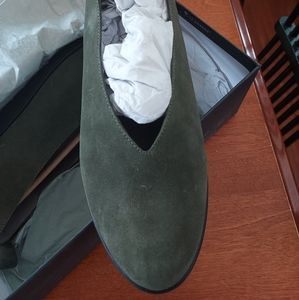 Eileen Fisher suede Dark Moss sport shoes